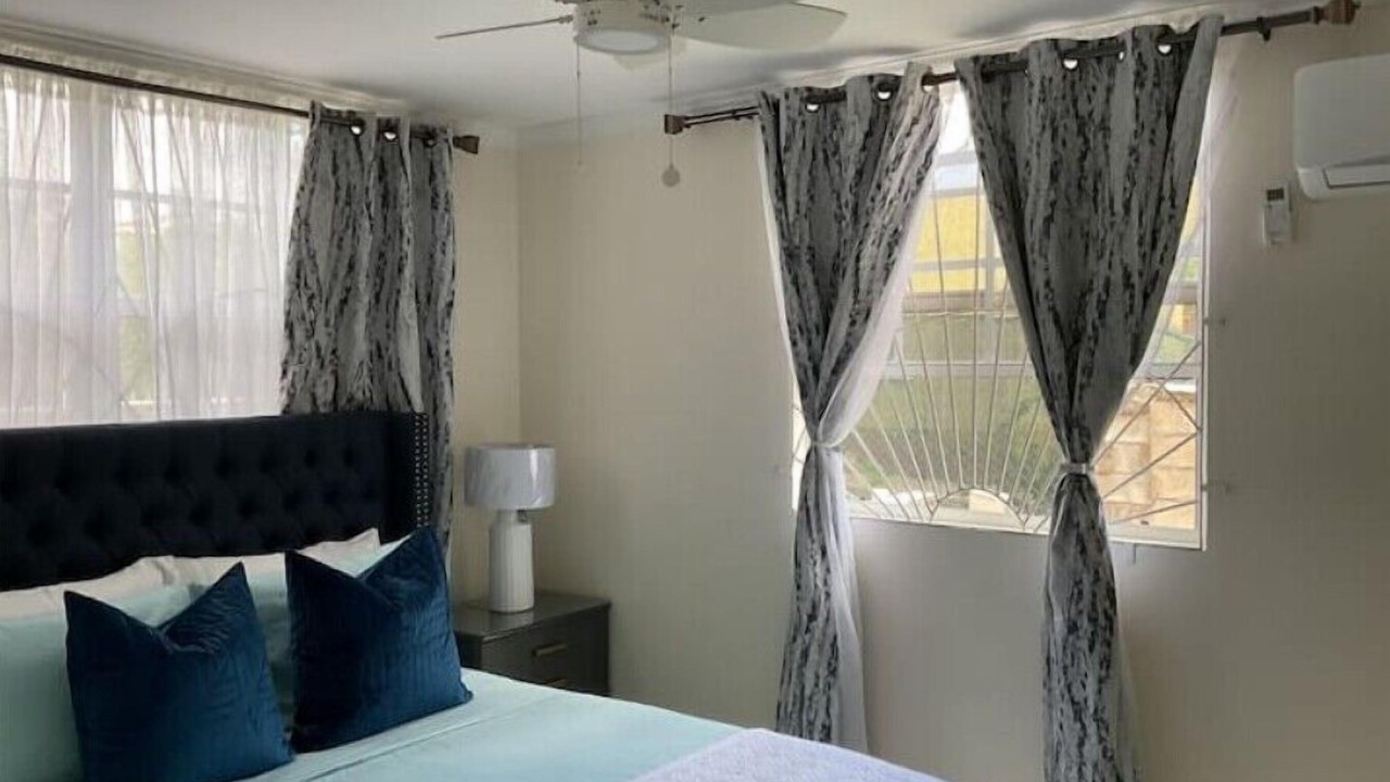 Photo of Bedroom in Oistins