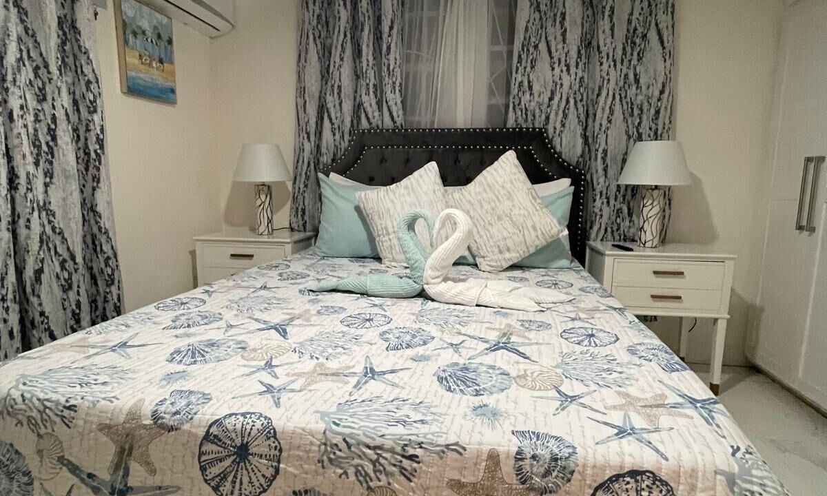 Photo of Bedroom in Oistins