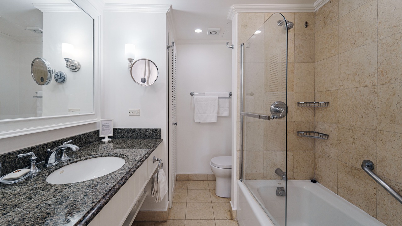 Photo of Bathroom in Porters