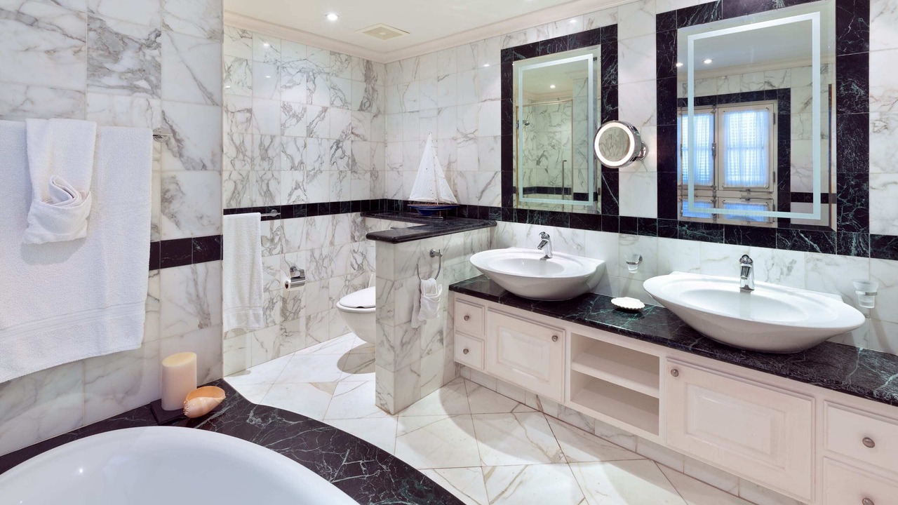 Photo of Bathroom in Schooner Bay
