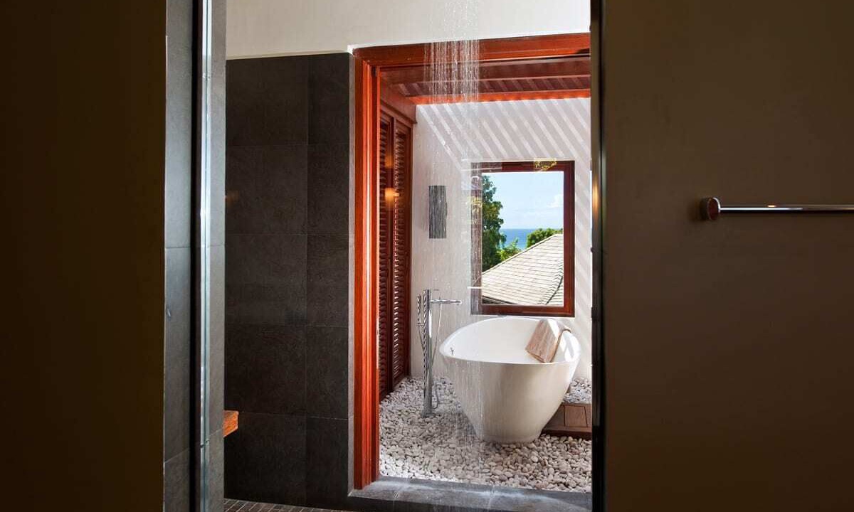 Photo of Bathroom in Halcyon Heights