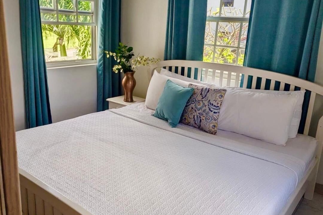 Photo of Bedroom in Graeme Hall Park