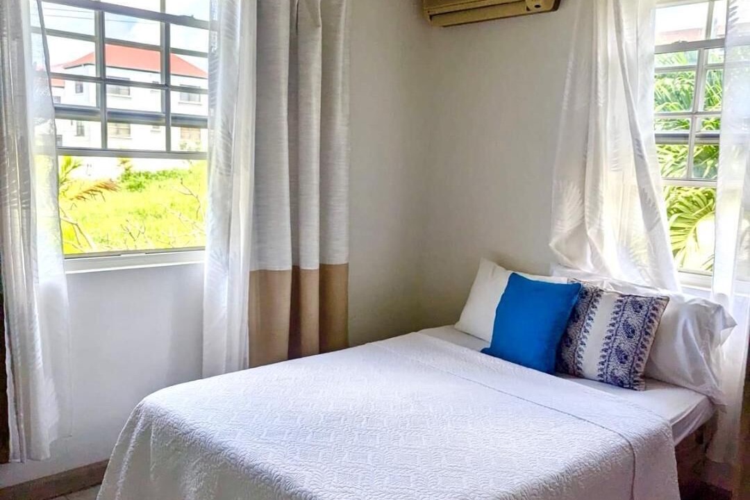 Photo of Bedroom in Graeme Hall Park