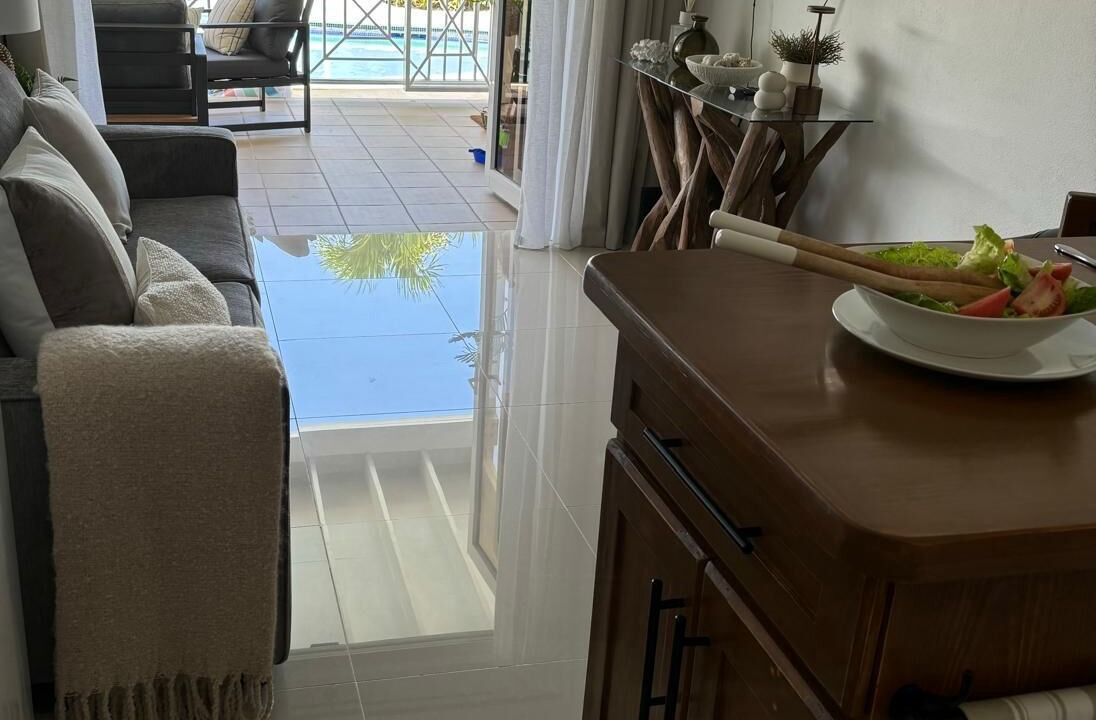 Photo of Livingroom in Weston