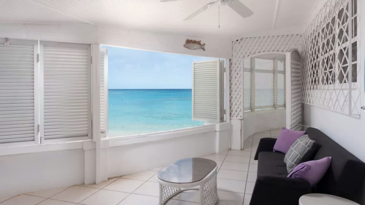 Photo of Livingroom in Gibbs Bay