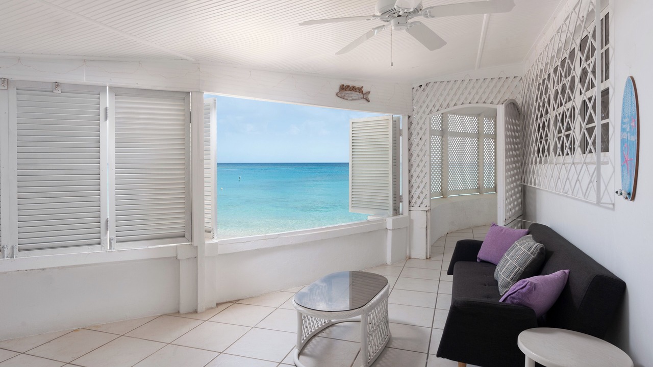 Photo of Livingroom in Gibbs Bay
