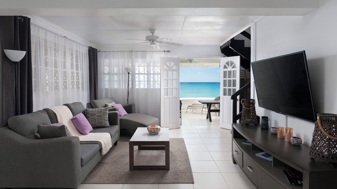 Photo of Livingroom in Gibbs Bay