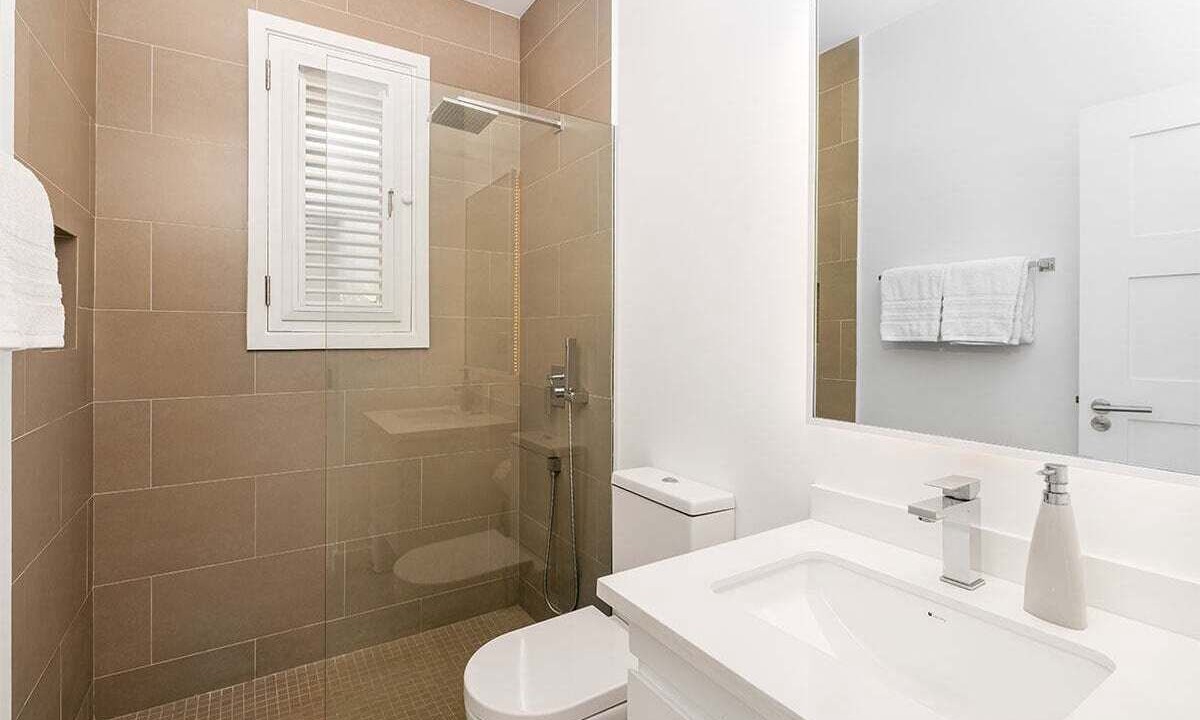 Photo of Bathroom in Merlin Bay