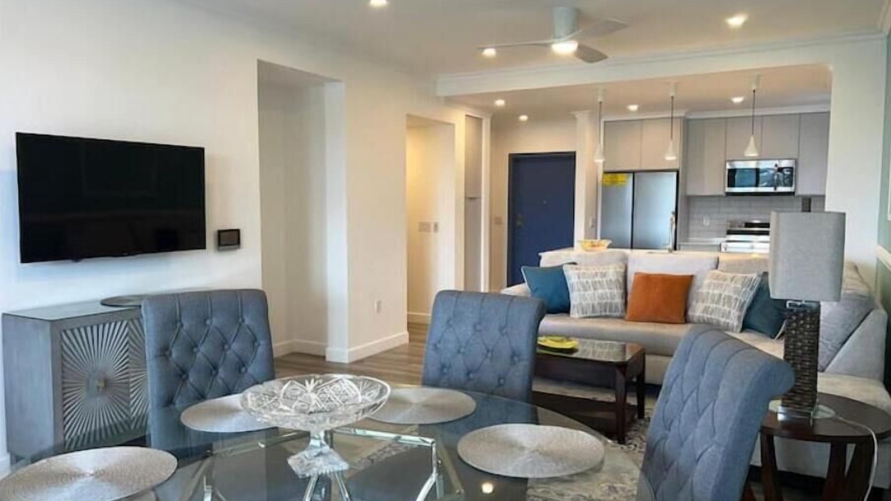 Photo of Livingroom in West Coast