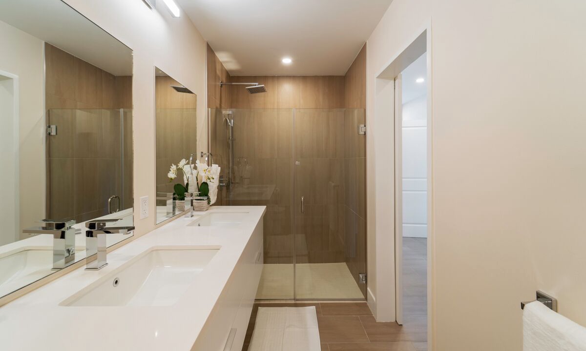Photo of Bathroom in Little Battaleys