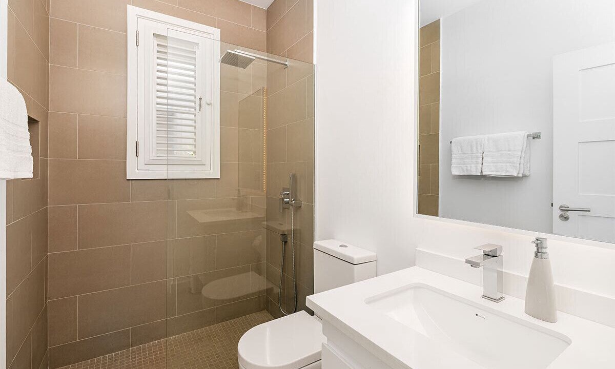 Photo of Bathroom in Merlin Bay