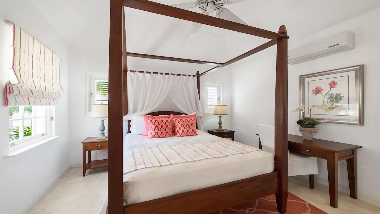 Photo of Bedroom in Mount Brevitor
