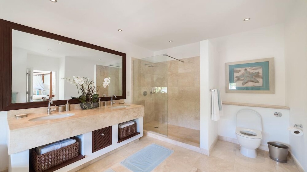 Photo of Bathroom in Mount Brevitor