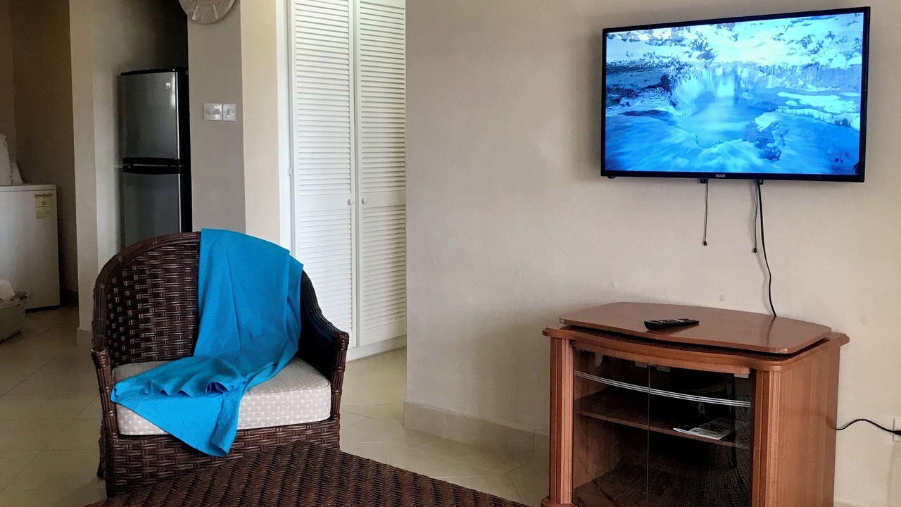 Photo of Livingroom in Graeme Hall Park