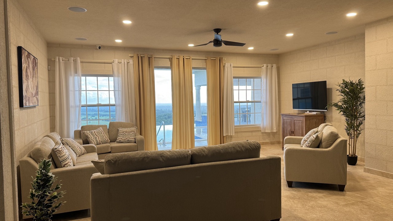 Photo of Livingroom in West Coast