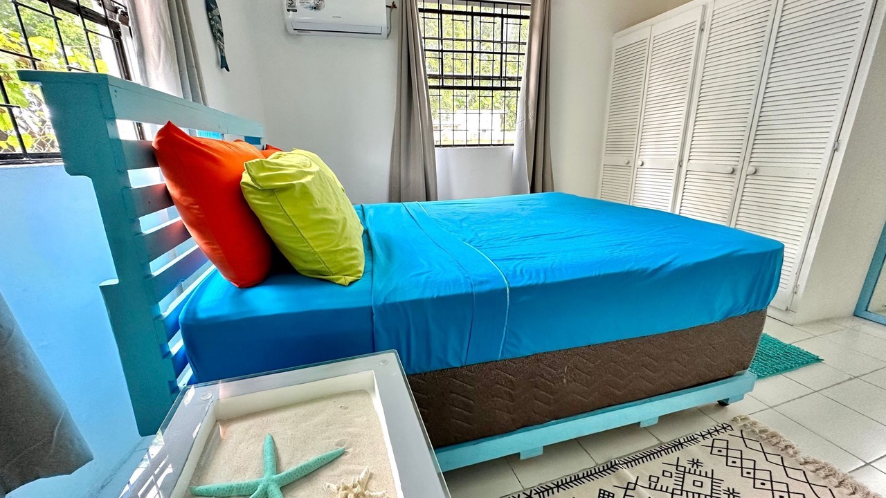 Photo of Bedroom in Oistins