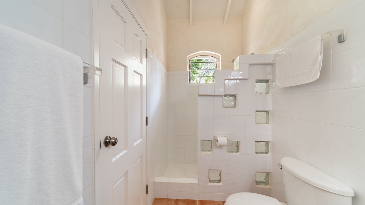 Photo of Bathroom in Clinketts