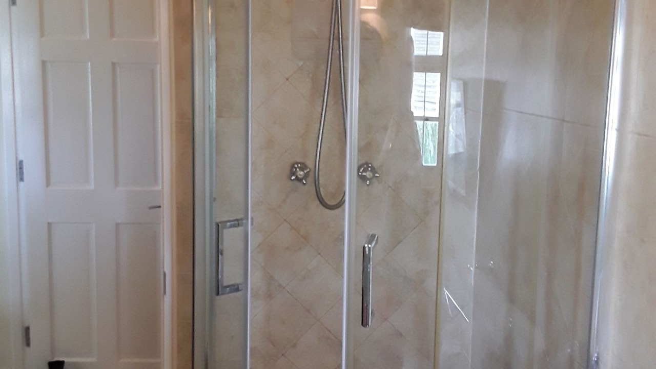 Photo of Bathroom in Apple Hall