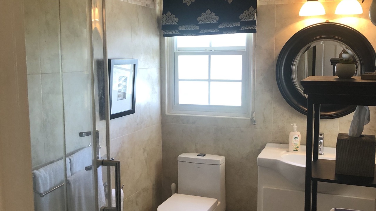 Photo of Bathroom in Apple Hall
