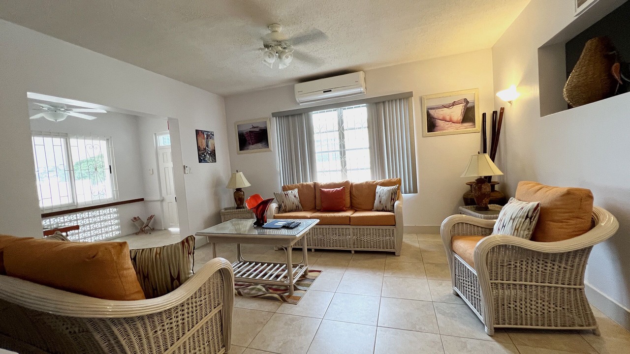 Photo of Livingroom in Reeds Bay