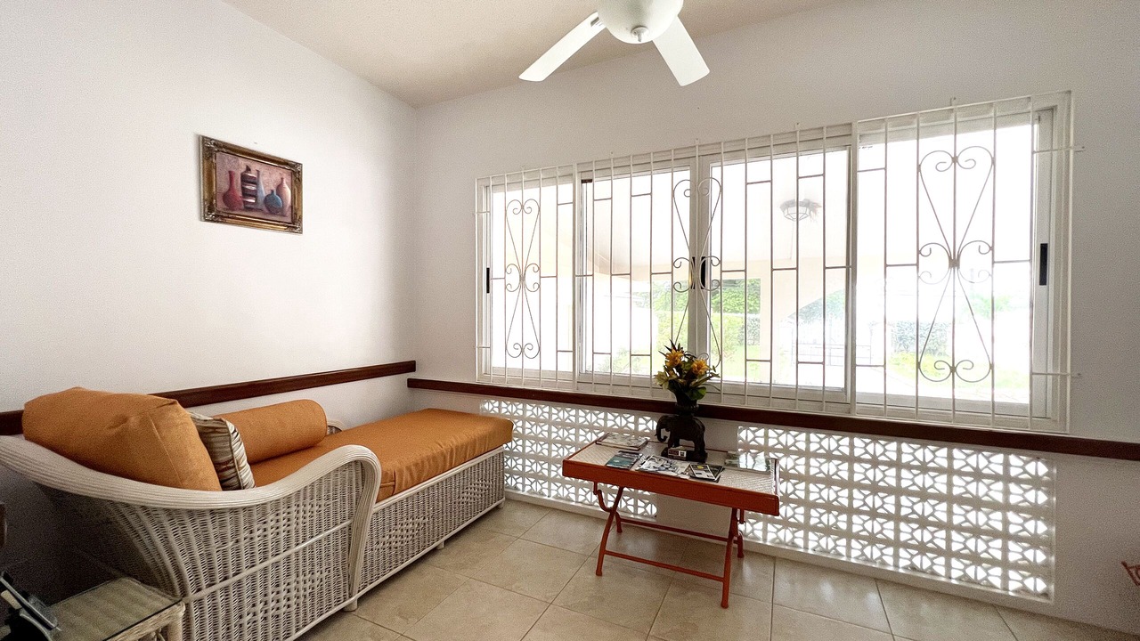 Photo of Livingroom in Reeds Bay