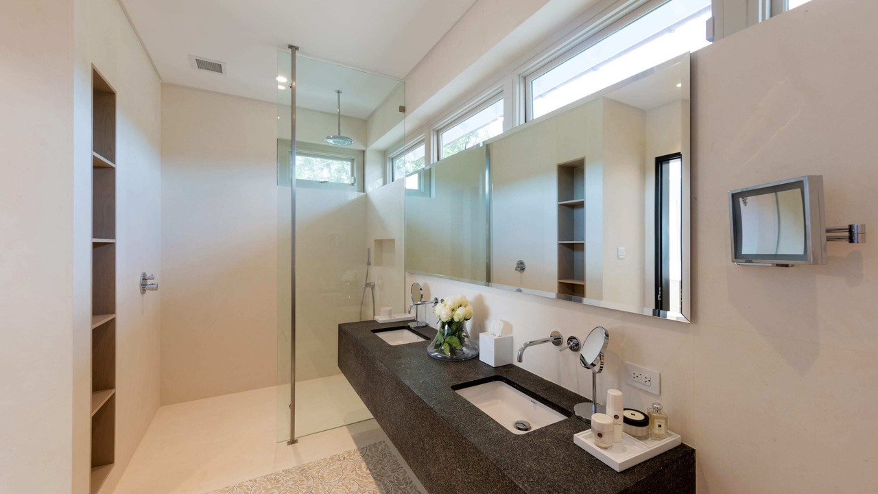 Photo of Bathroom in Little Battaleys