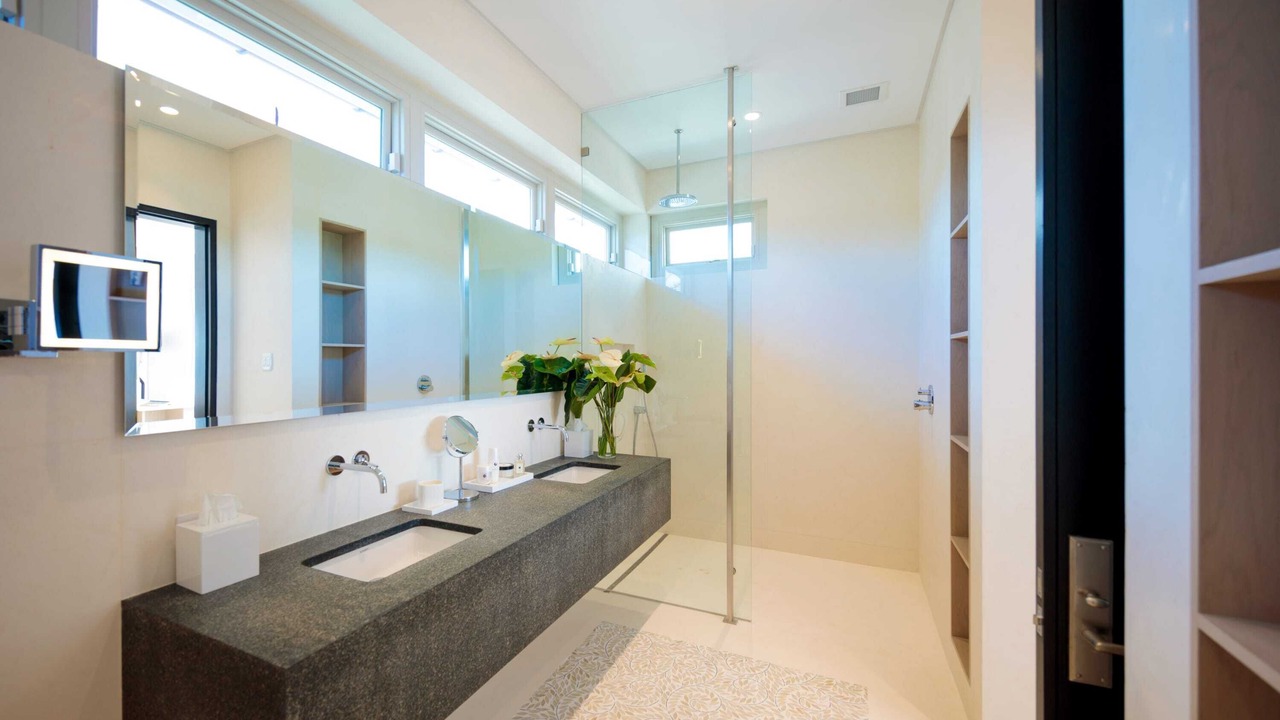 Photo of Bathroom in Little Battaleys
