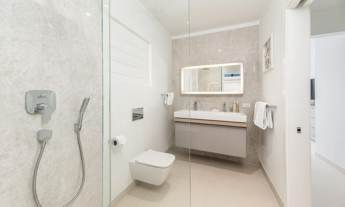 Photo of Bathroom in Lower Carlton Beach