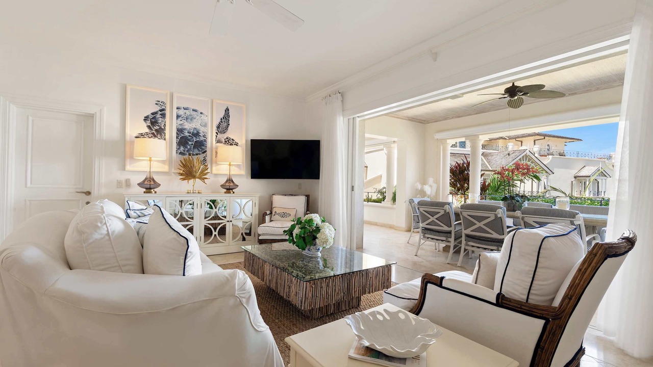 Photo of Livingroom in Schooner Bay