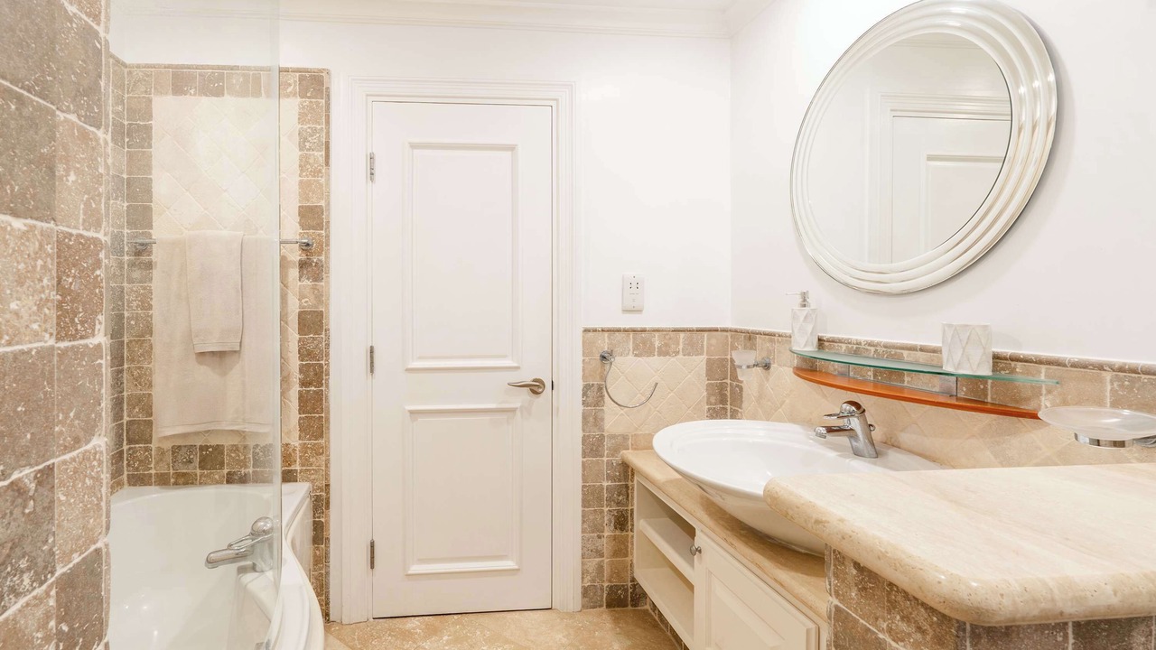 Photo of Bathroom in Schooner Bay