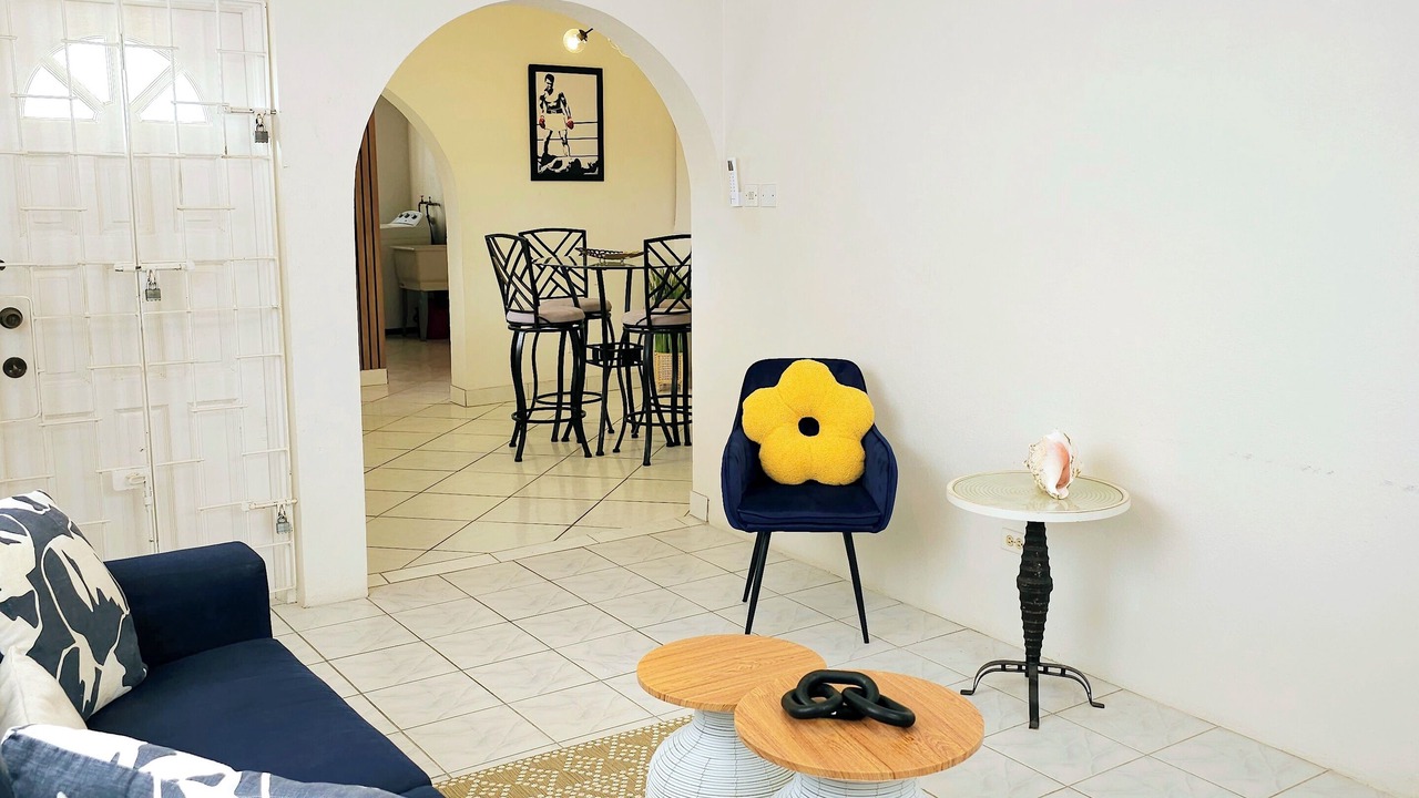 Photo of Livingroom in West Coast