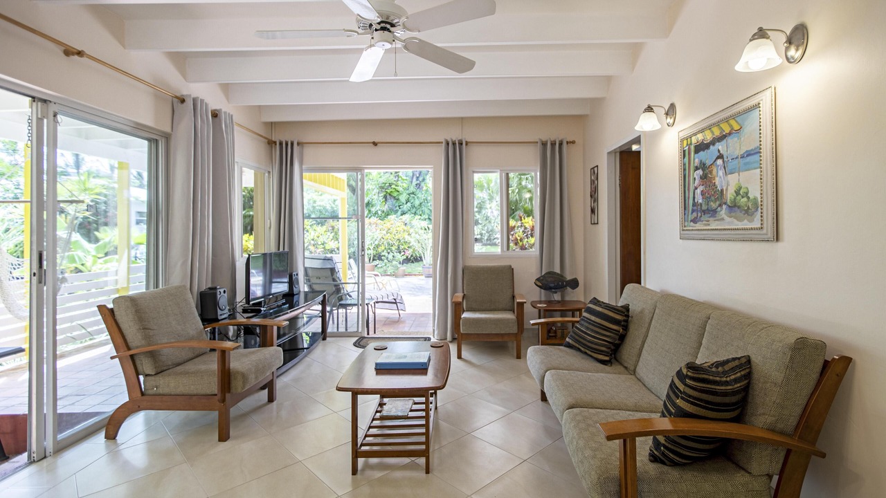 Photo of Livingroom in Gibbs Bay