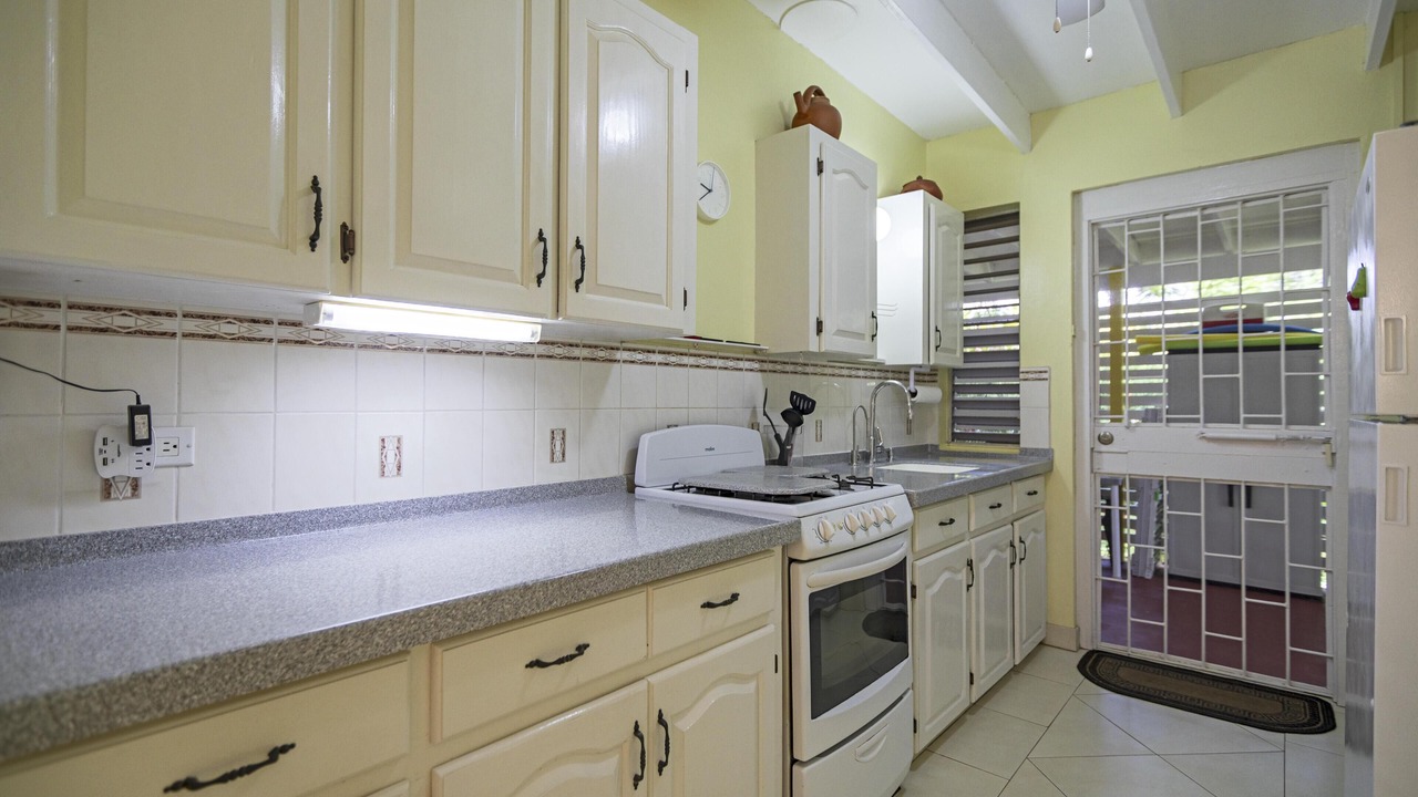 Photo of Kitchen in Gibbs Bay