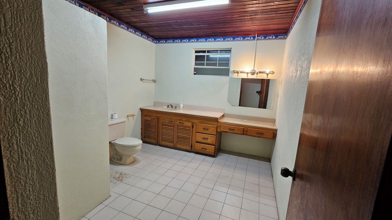 Photo of Bathroom in Halcyon Heights