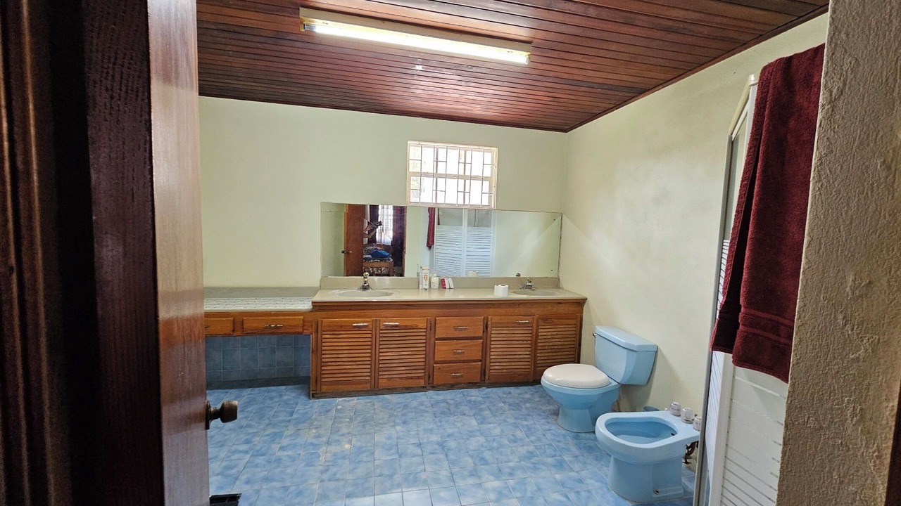 Photo of Bathroom in Halcyon Heights