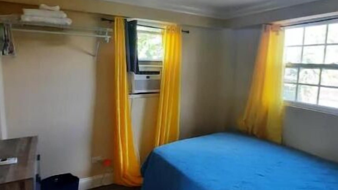 Photo of Bedroom in Oistins