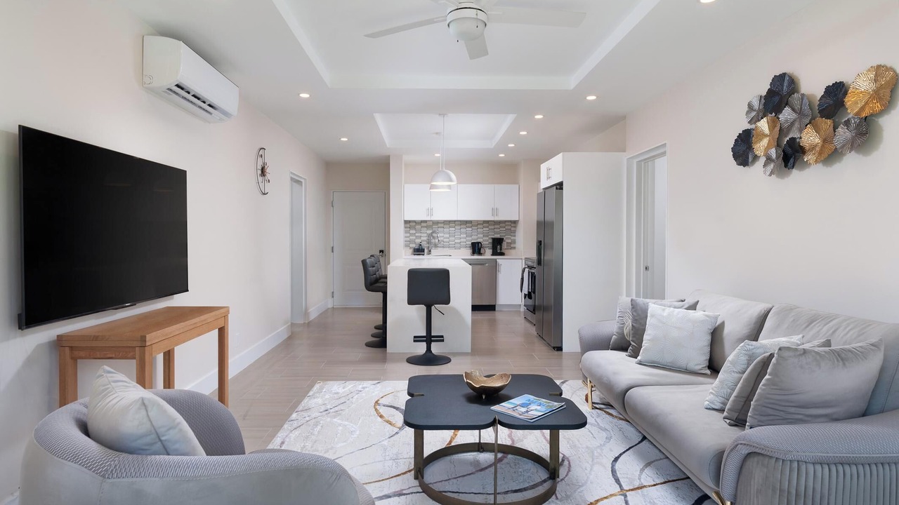 Photo of Livingroom in Gibbs Bay