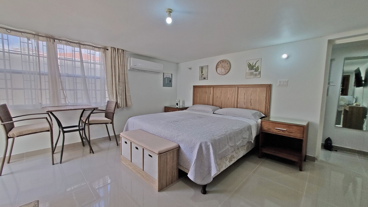 Photo of Bedroom in Oistins