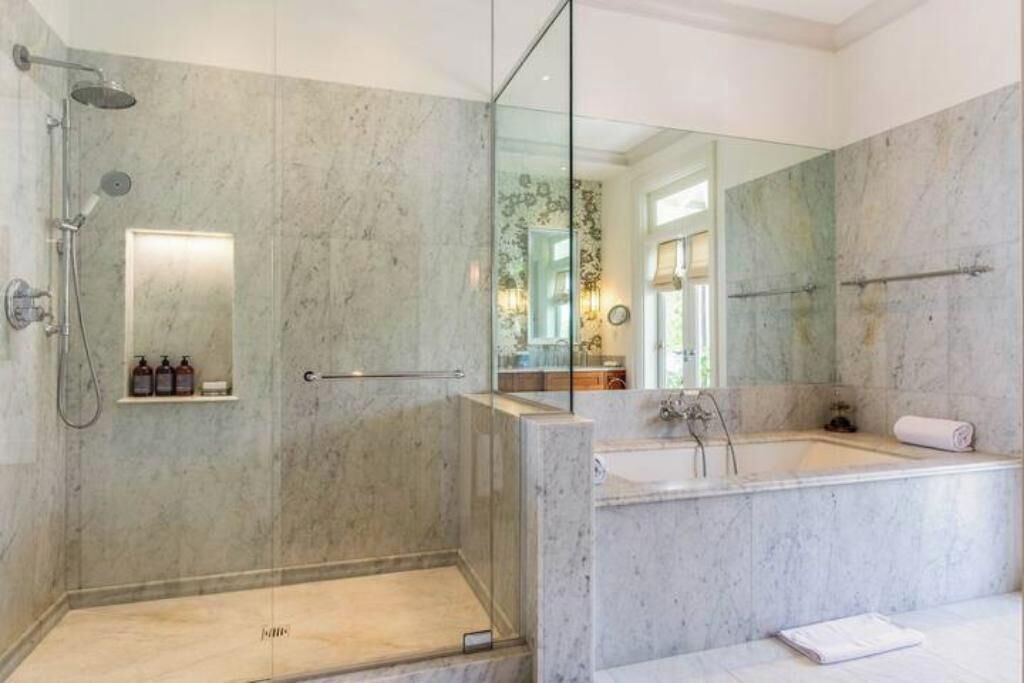 Photo of Bathroom in Halcyon Heights