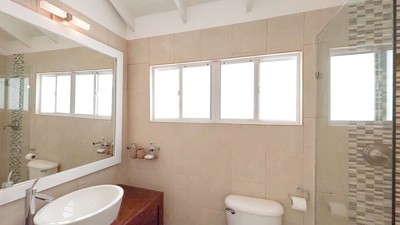 Photo of Bathroom in Porters