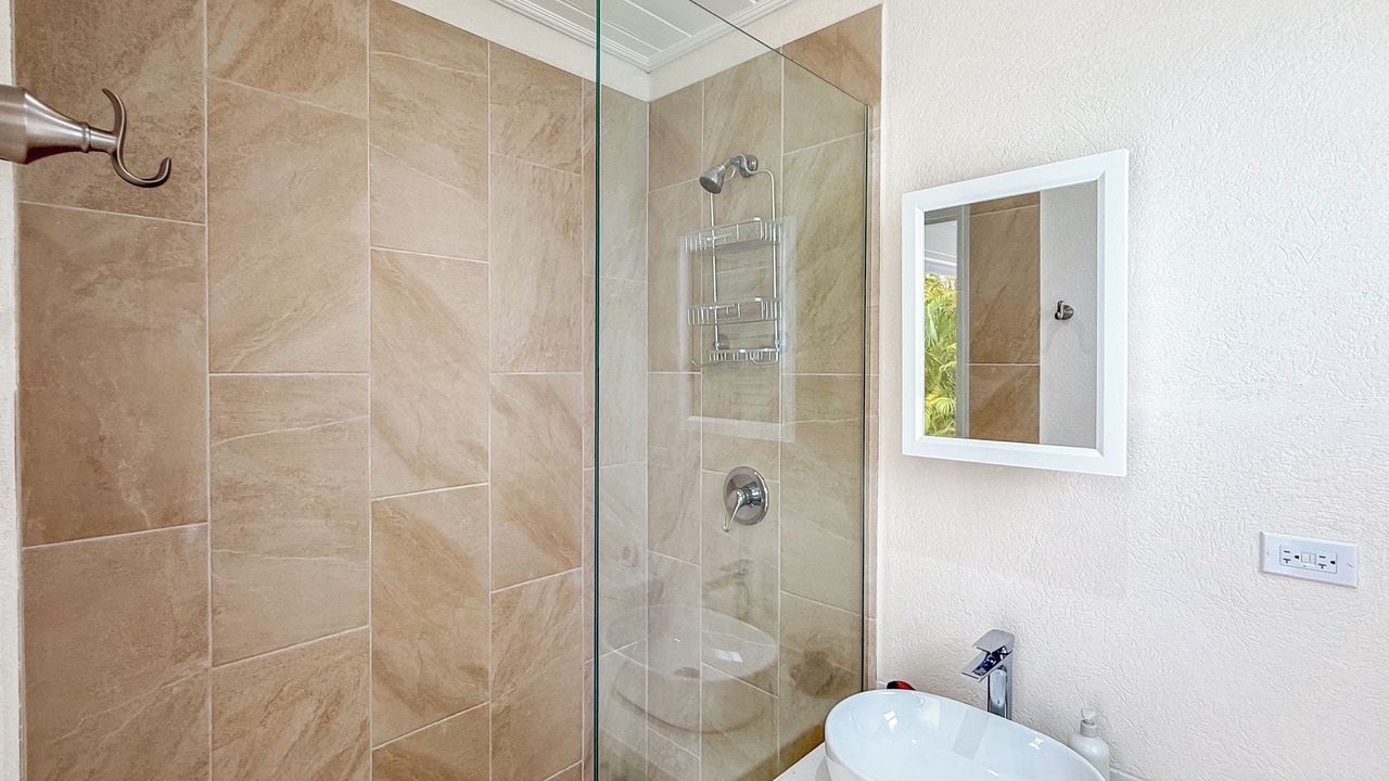 Photo of Bathroom in Porters