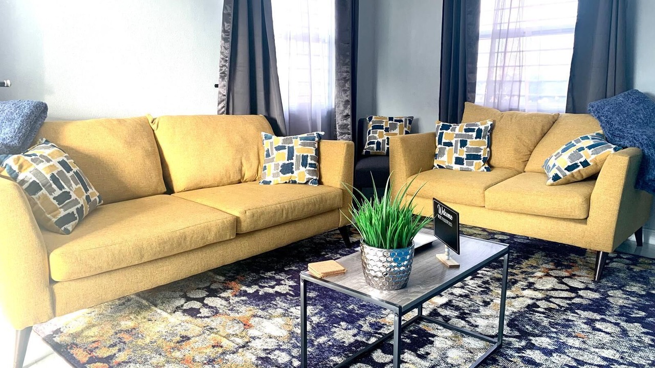 Photo of Livingroom in Enterprise