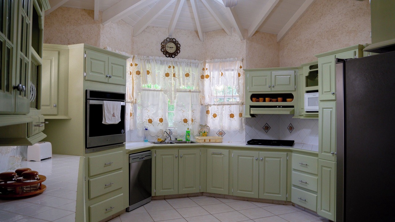 Photo of Kitchen in Paynes Bay