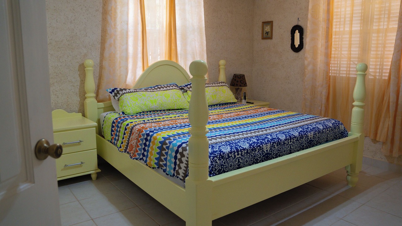 Photo of Bedroom in Paynes Bay