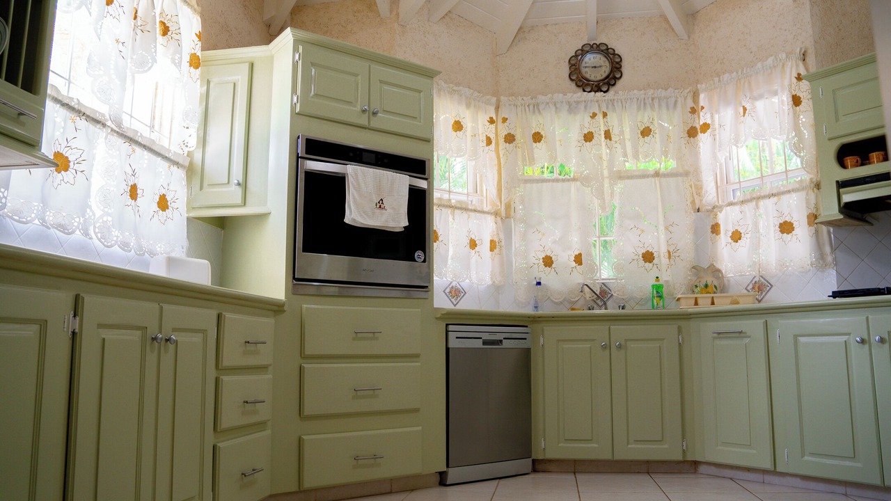 Photo of Kitchen in Paynes Bay