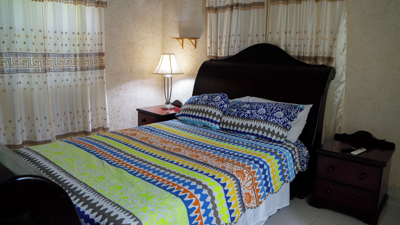 Photo of Bedroom in Paynes Bay