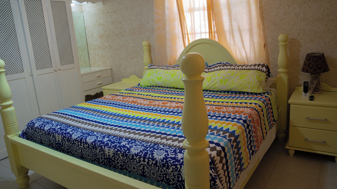 Photo of Bedroom in Paynes Bay