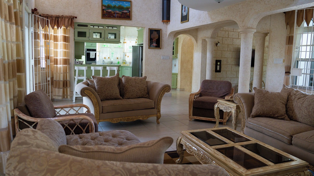 Photo of Livingroom in Paynes Bay