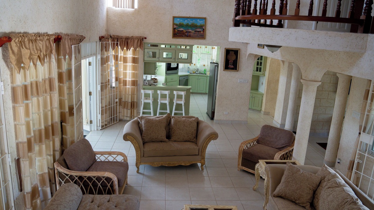 Photo of Livingroom in Paynes Bay