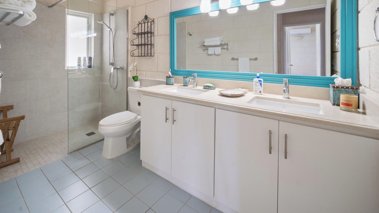 Photo of Bathroom in Long Bay
